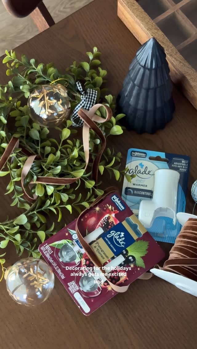 Post 7 by Glade® on Instagram (video)