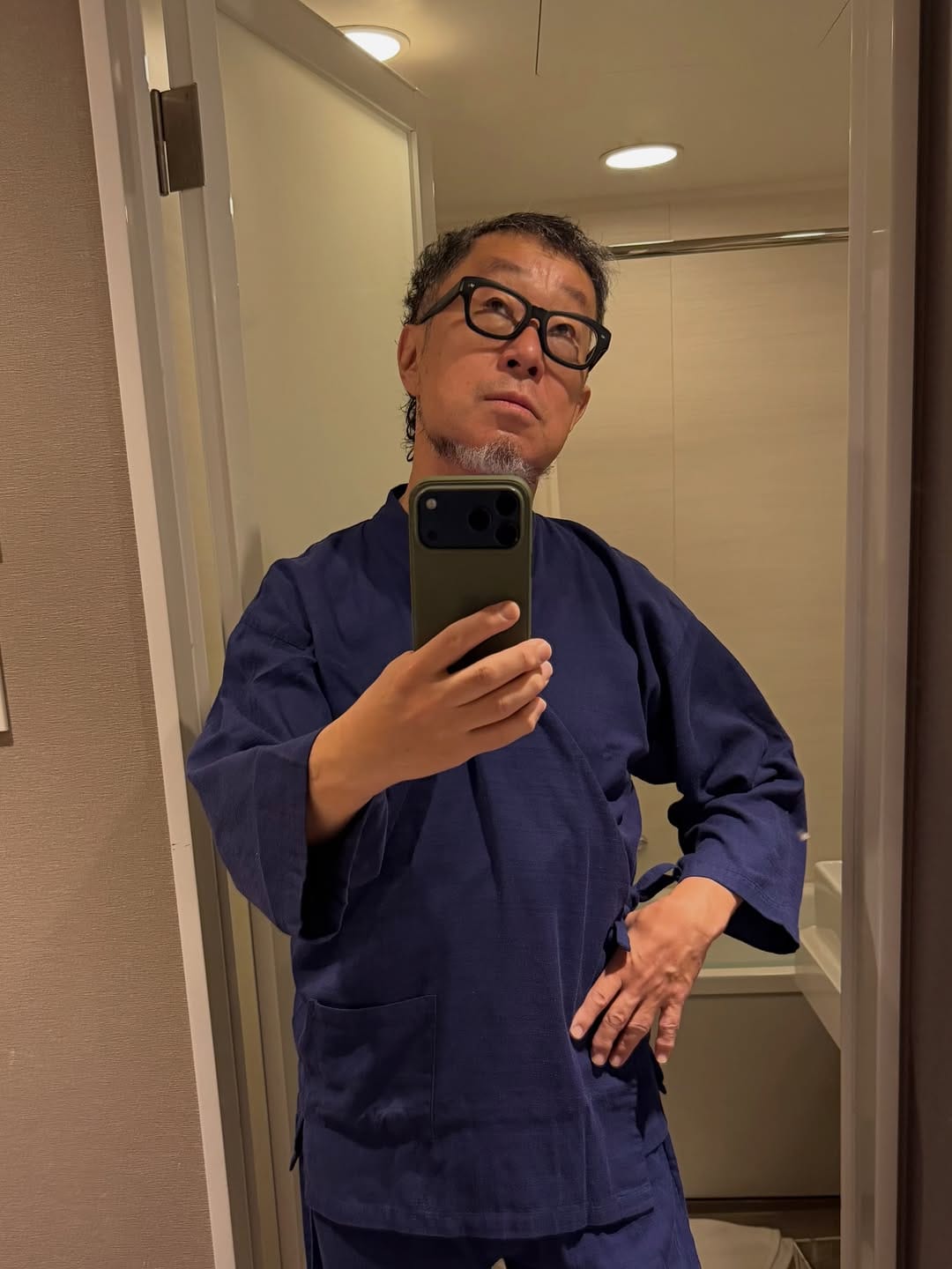 Post 1 by Senri Oe on Instagram (image)