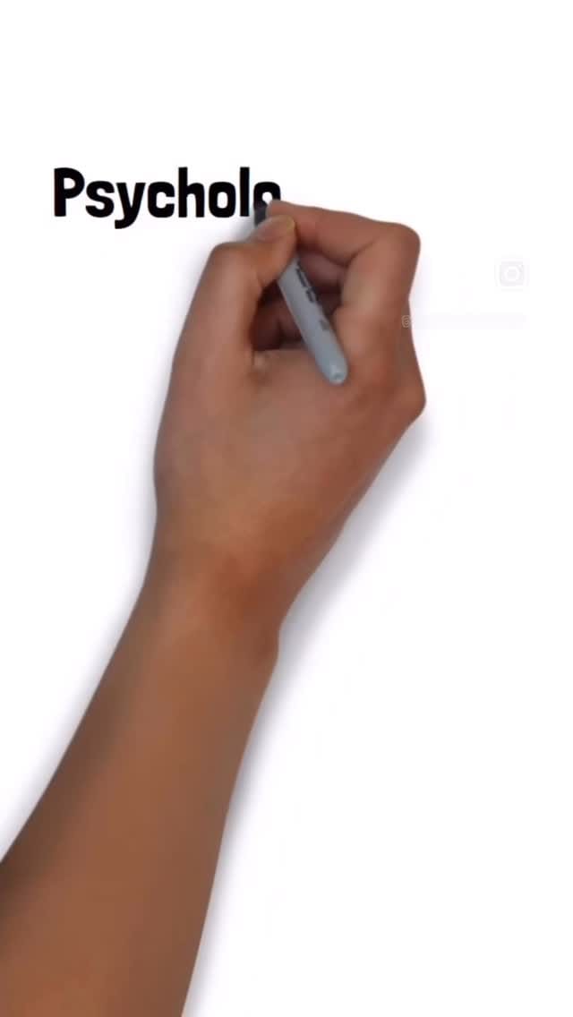 Post 5 by Melek Marlou Feer on Instagram (video)