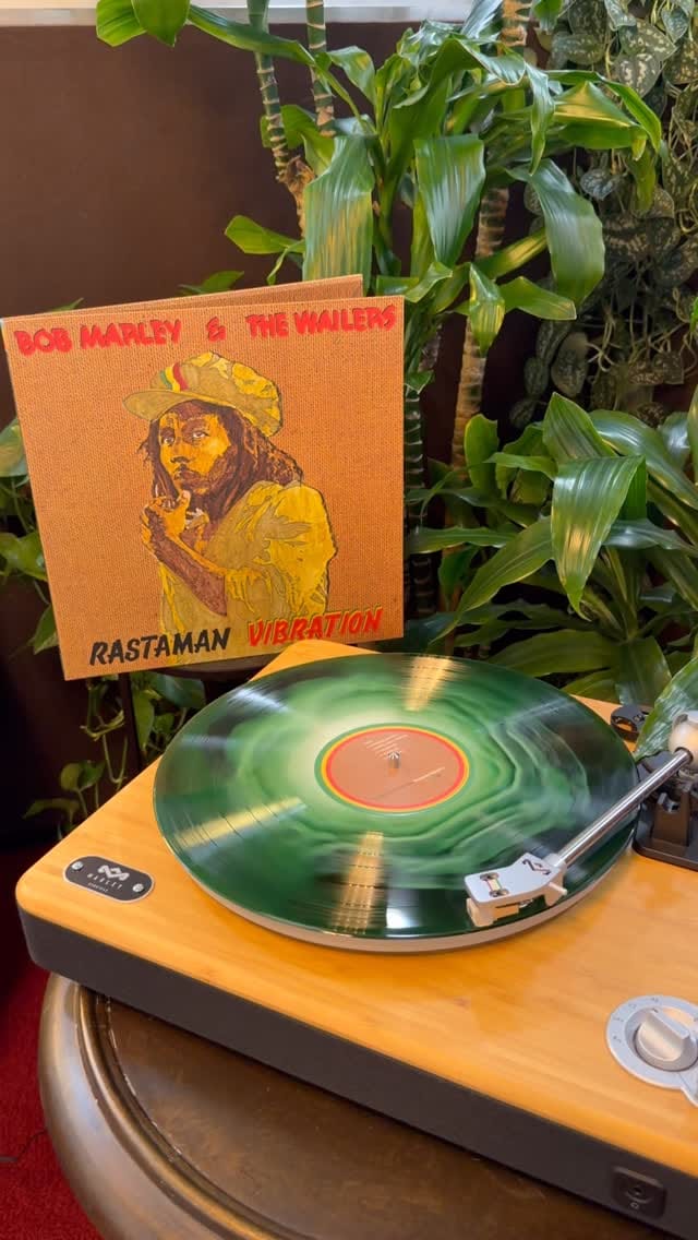 Post 3 by Bob Marley Shop on Instagram (video)