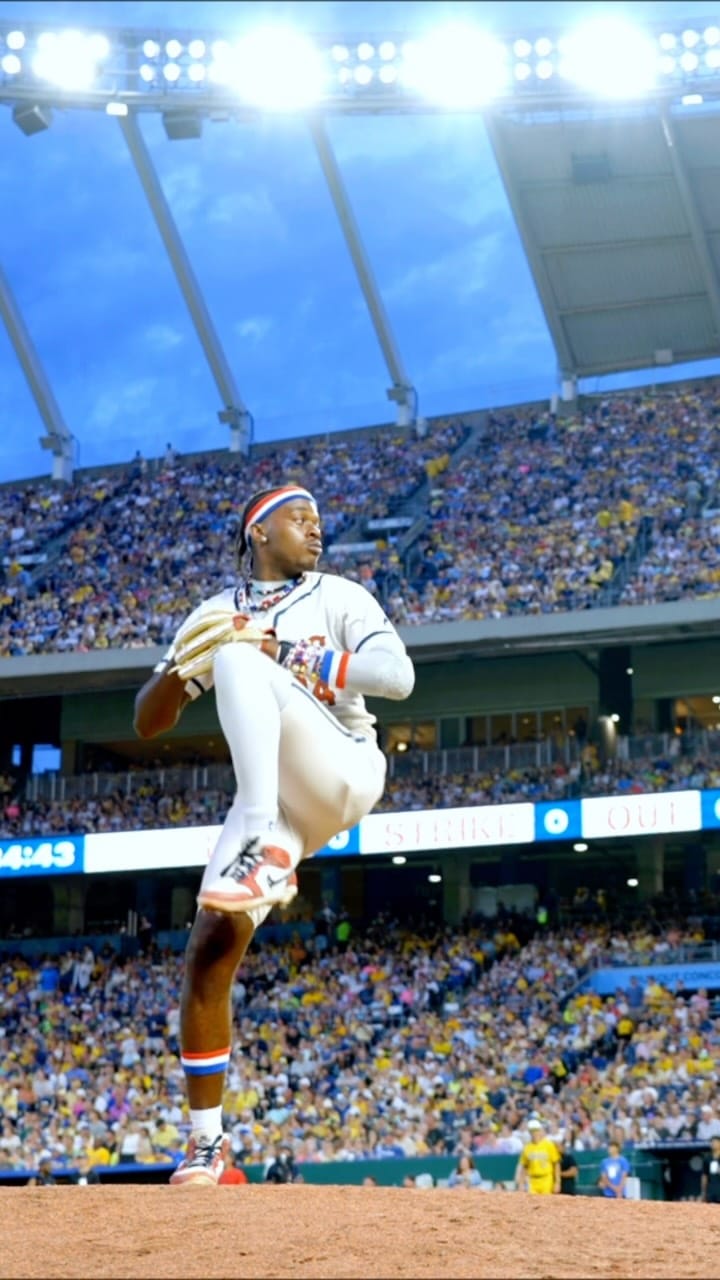 Post 3 by kobe robinson on Instagram (video)
