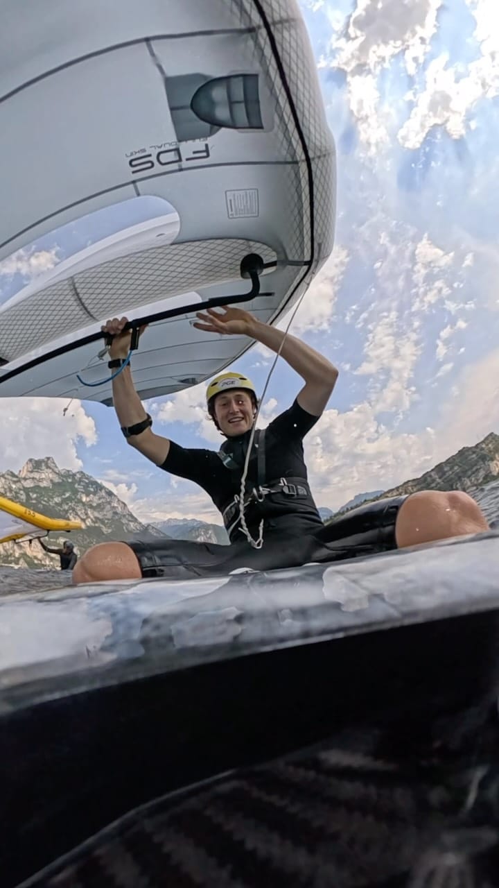 Post 1 by Kamil Manowiecki on Instagram (video)