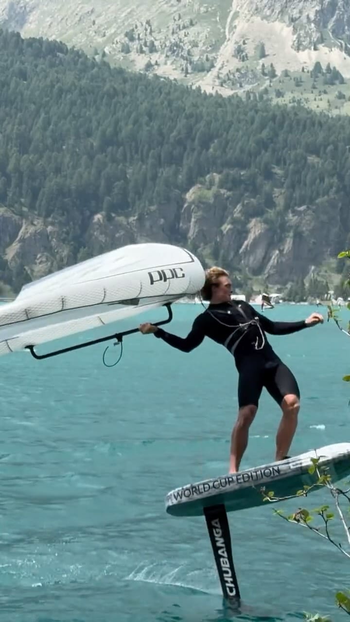 Post 3 by Kamil Manowiecki on Instagram (video)