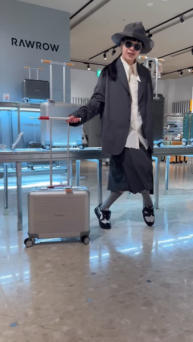 Post 3 by ROBOMON on Instagram (video)