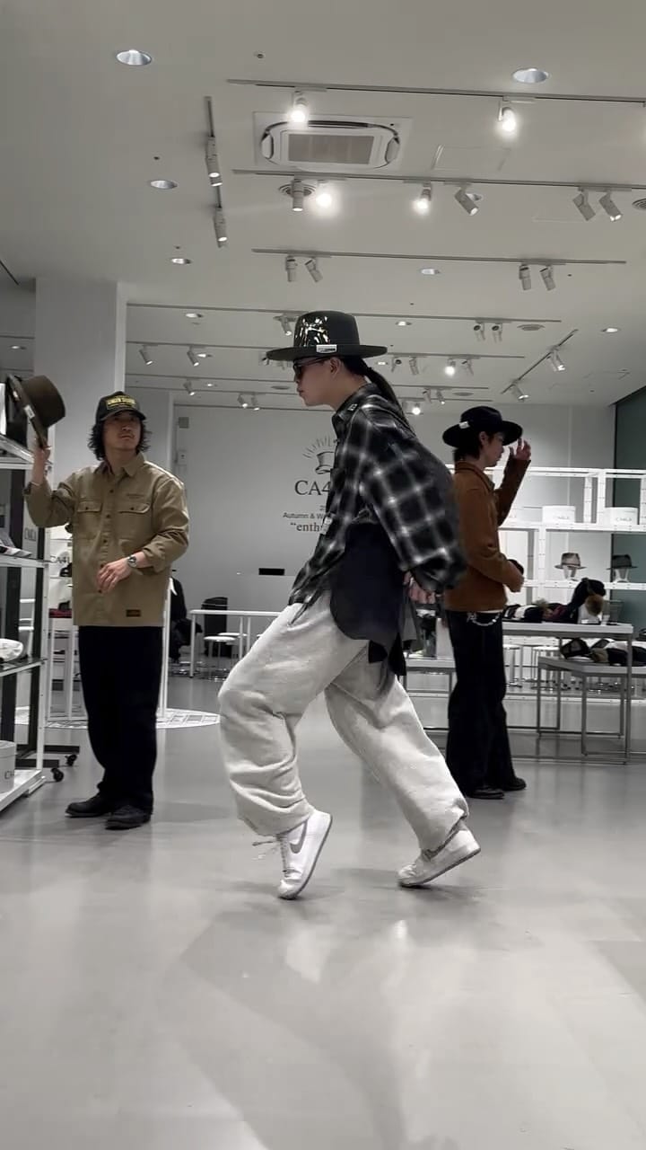 Post 5 by ROBOMON on Instagram (video)