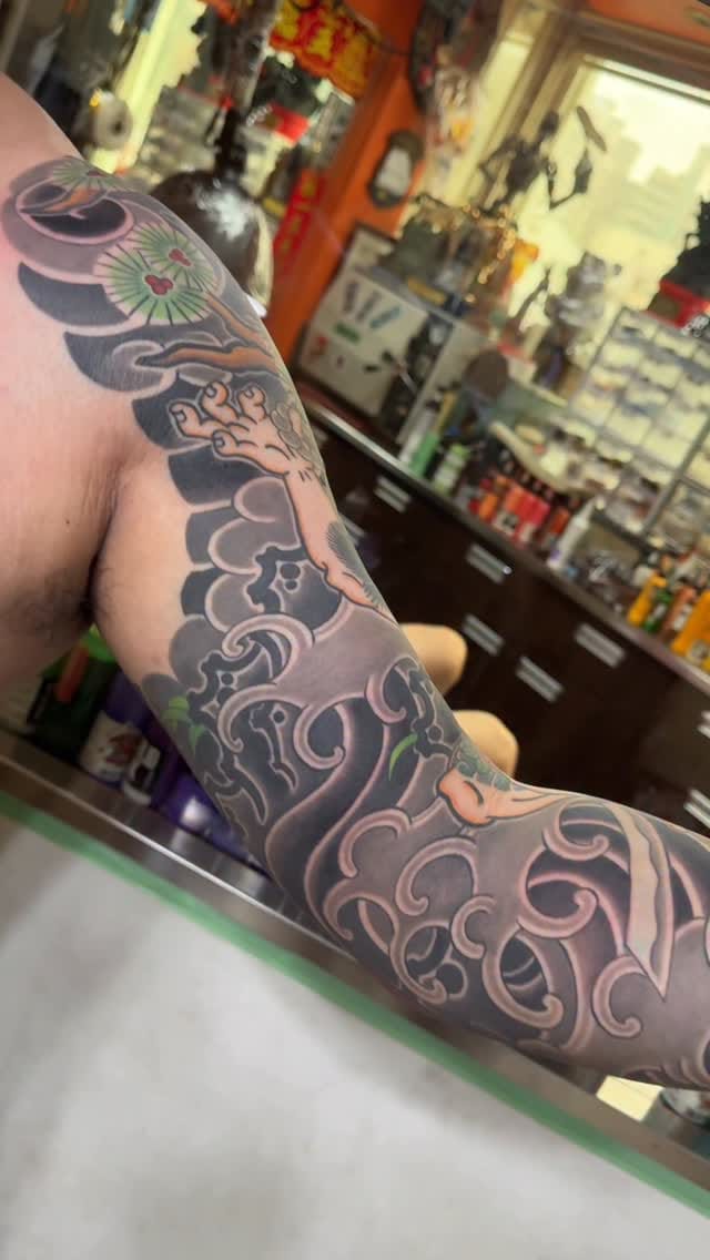 Post 6 by 彫富刺青-彫育HORIIKU_CHIH YU LEE on Instagram (video)