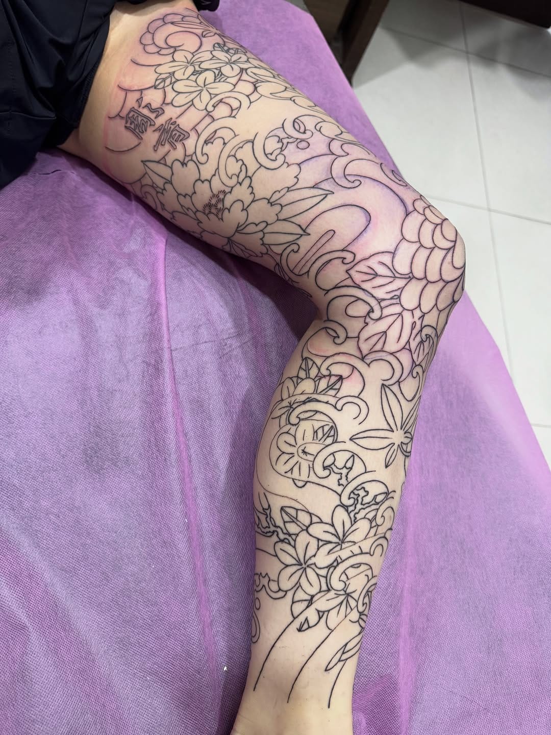 Post 2 by 彫富刺青-彫育HORIIKU_CHIH YU LEE on Instagram (carousel)