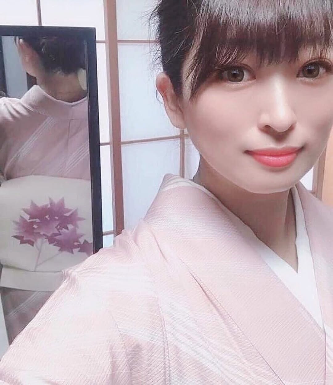 Post 8 by Ayaka Nakagawa 和紙アーティスト中川アヤカ on Instagram (carousel)