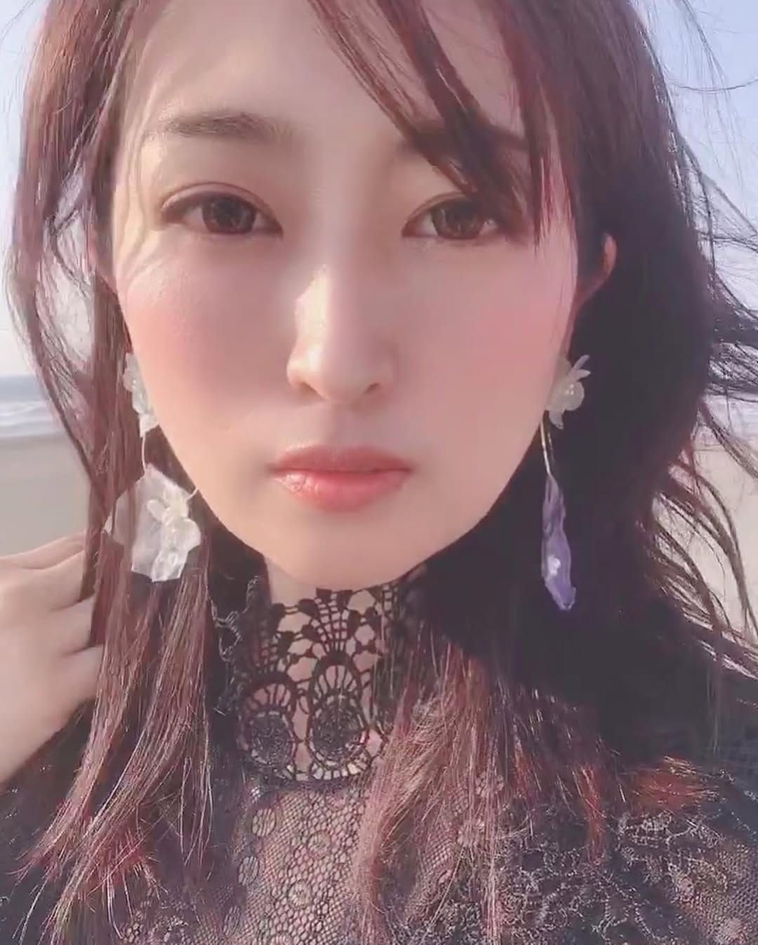 Post 10 by Ayaka Nakagawa 和紙アーティスト中川アヤカ on Instagram (carousel)