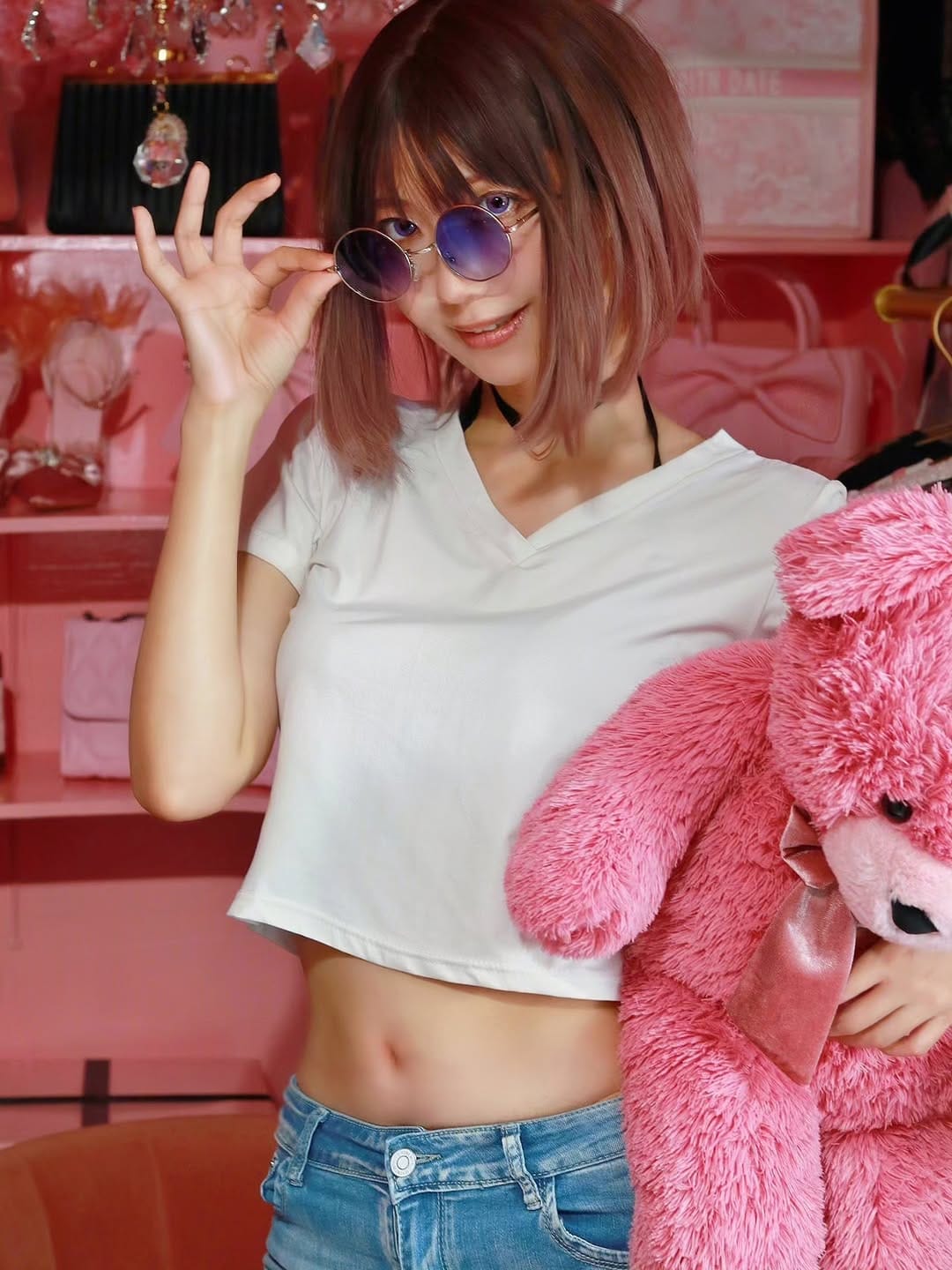 Post 6 by 美里千明 on Instagram (carousel)