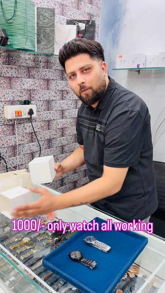 Post 1 by SAGAR WATCH & SHIVAAY ACCESSORIES on Instagram (video)