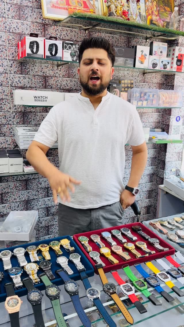 Post 8 by SAGAR WATCH & SHIVAAY ACCESSORIES on Instagram (video)