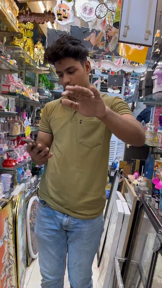 Post 9 by Munjal Bollywood Star Gifts on Instagram (video)