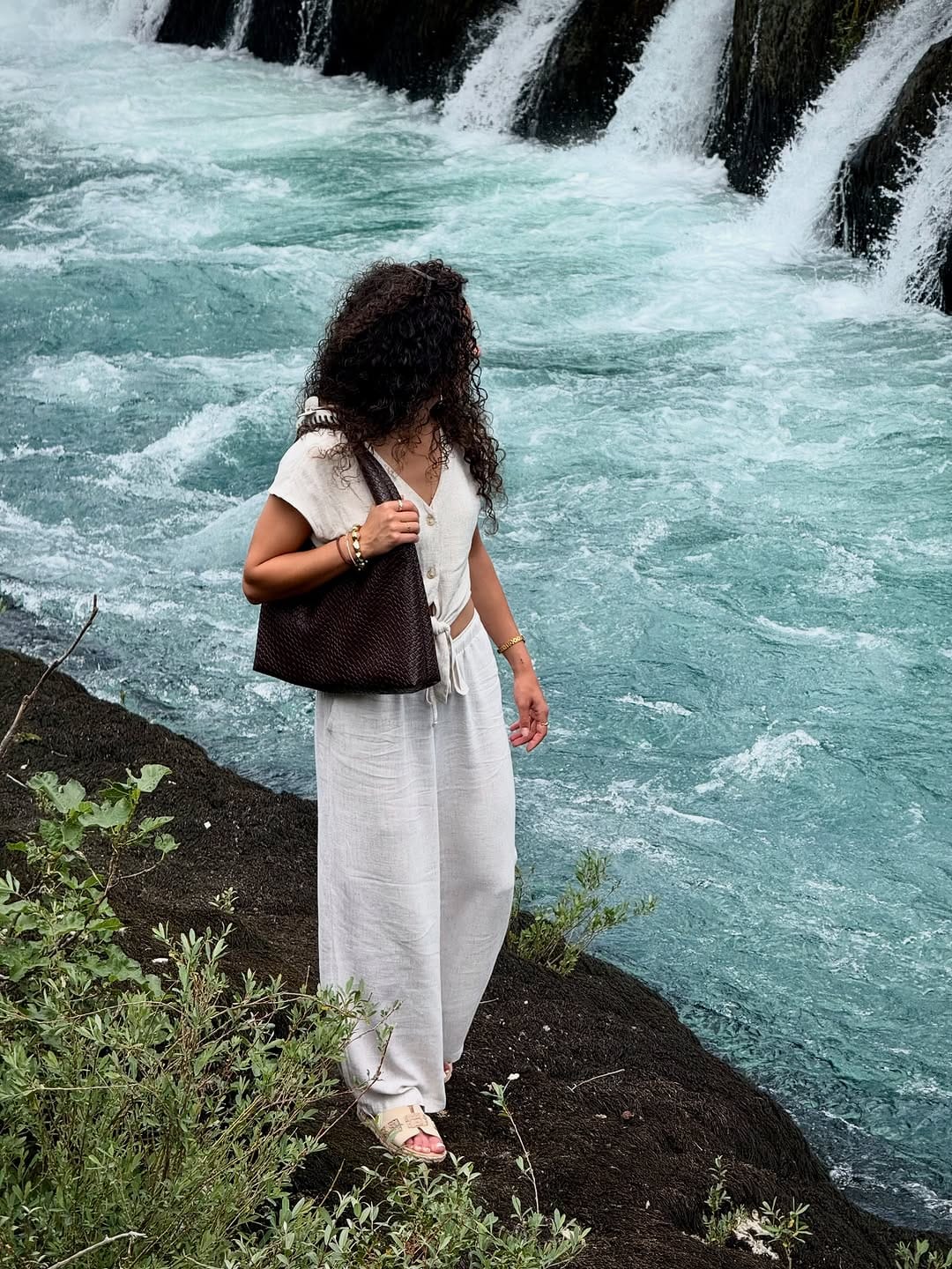 Post 1 by 𝙽𝚞𝚛 𝚊𝚕 𝙹𝚊𝚠𝚊𝚑𝚒𝚛𝚒 on Instagram (carousel)