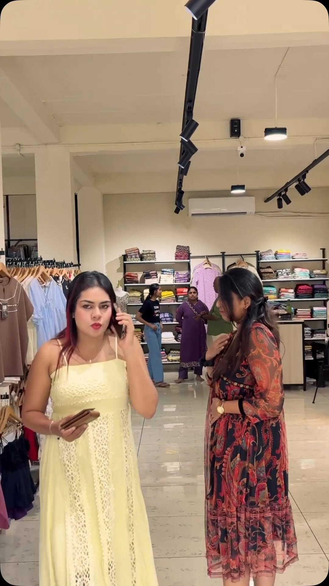 Post 10 by Violetclothing on Instagram (video)