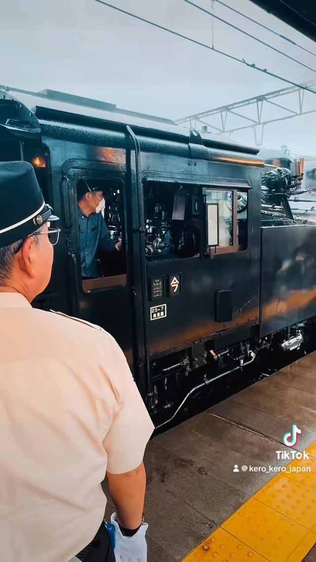 Post 2 by Gabriele Kero Kero on Instagram (video)