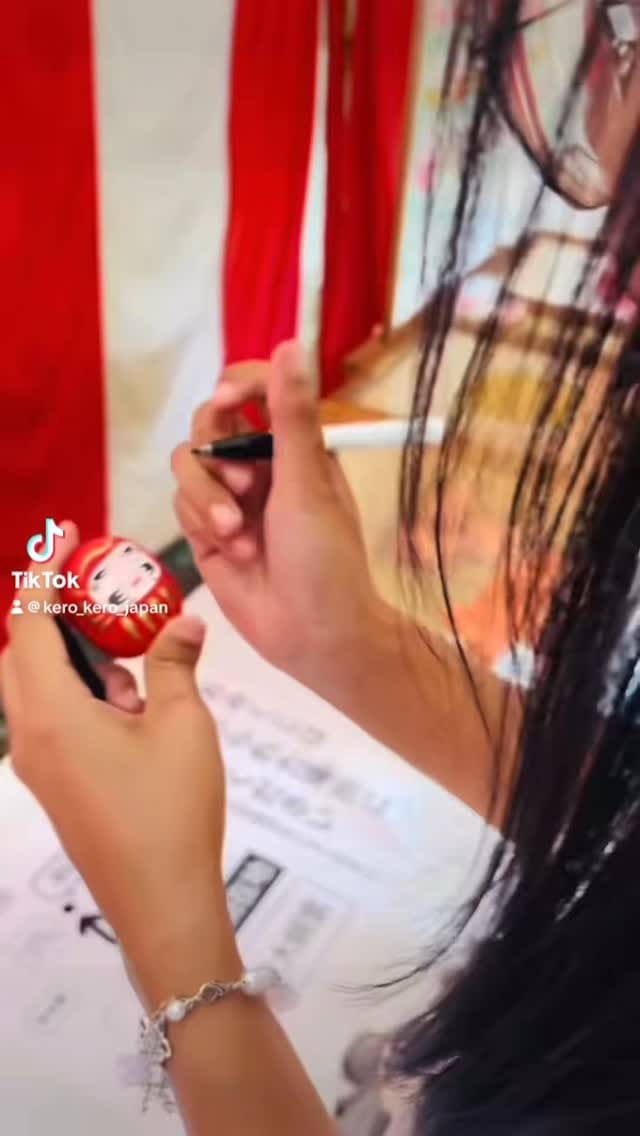 Post 3 by Gabriele Kero Kero on Instagram (video)