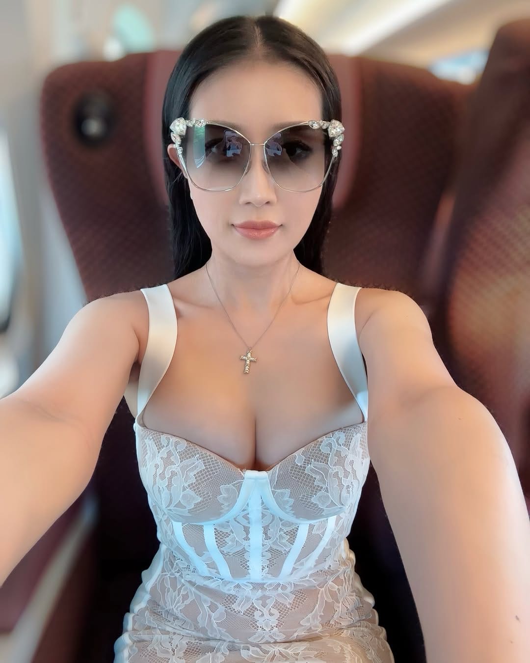 Post 2 by 𝗖𝗛𝗜𝗘𝗠𝗜 on Instagram (image)