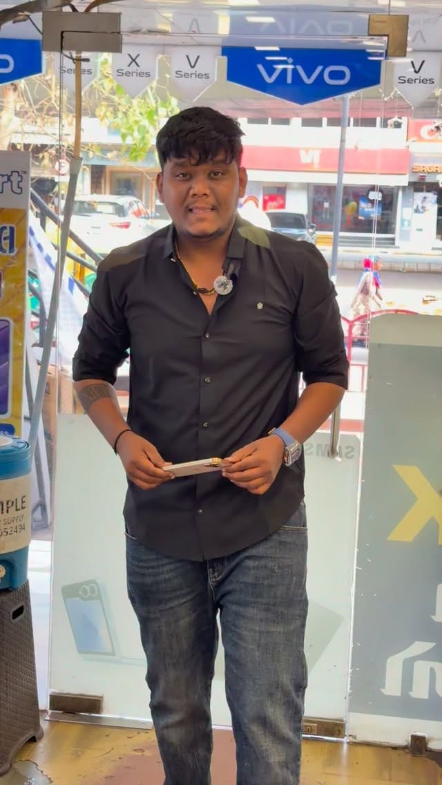 Post 7 by Phone Mart on Instagram (video)
