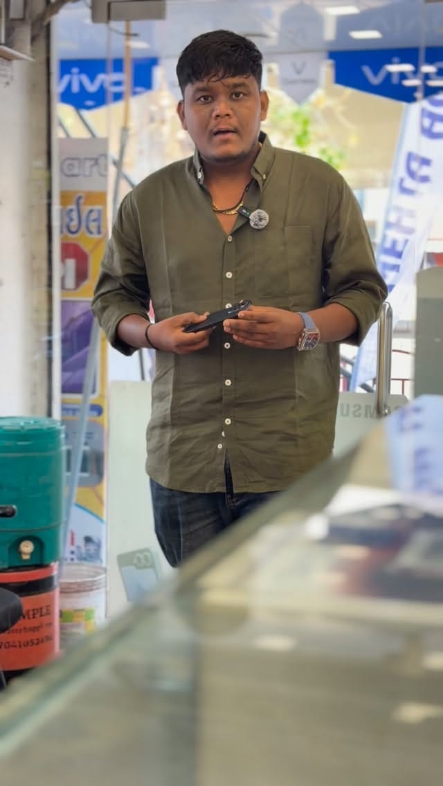 Post 9 by Phone Mart on Instagram (video)