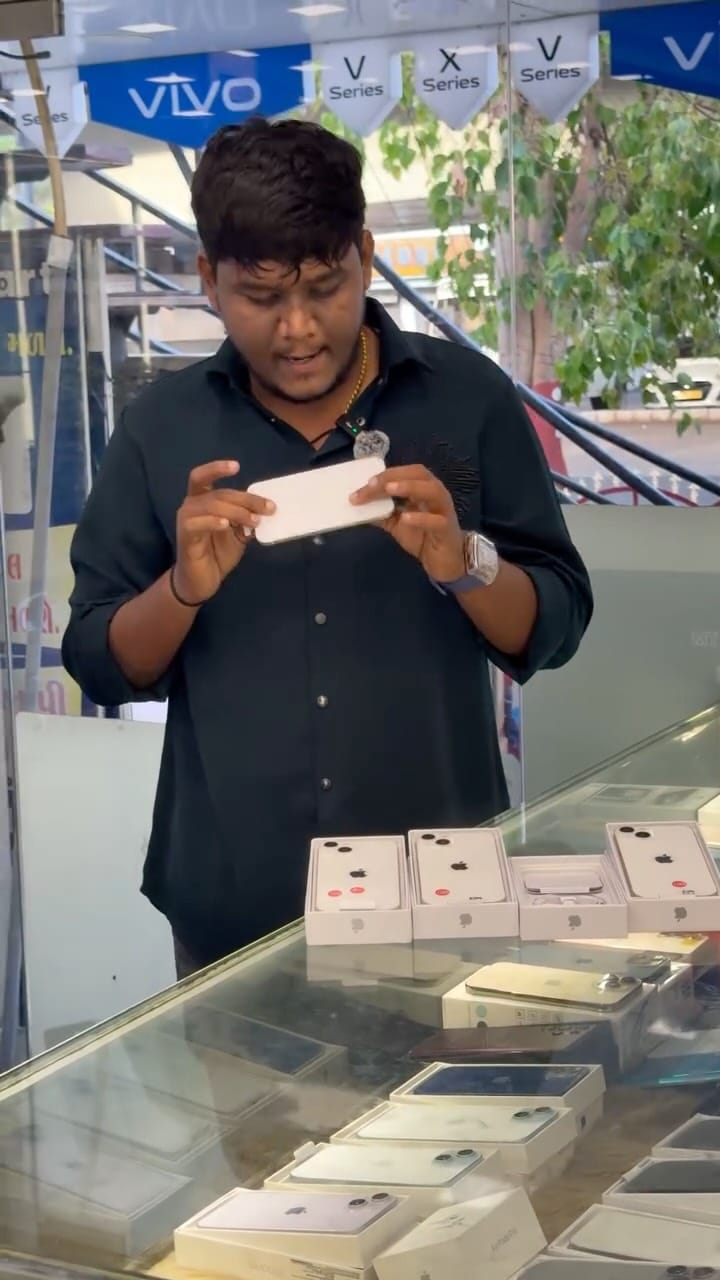 Post 6 by Phone Mart on Instagram (video)