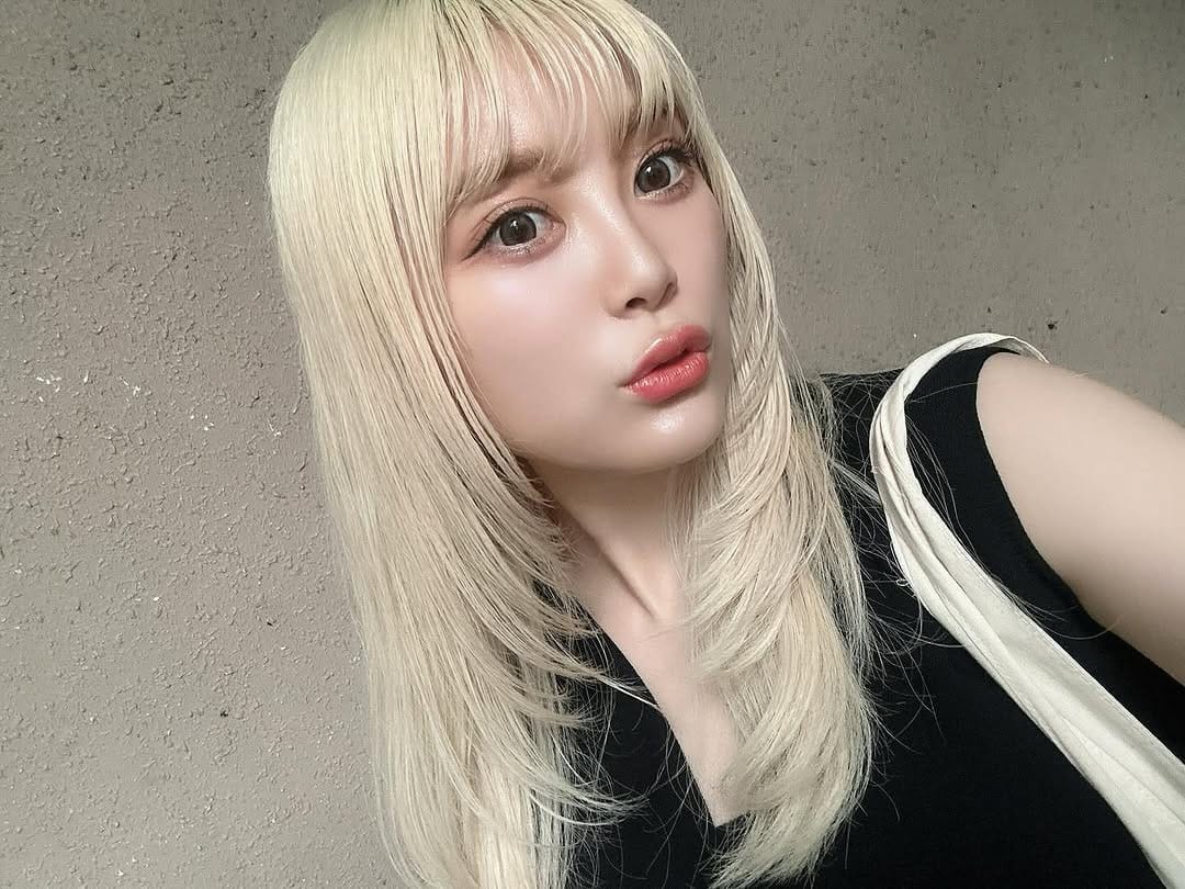 Post 9 by YUKINA on Instagram (carousel)