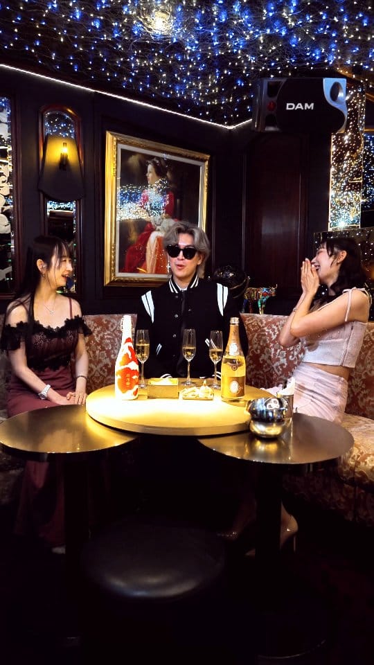Post 6 by Photomochi on Instagram (video)