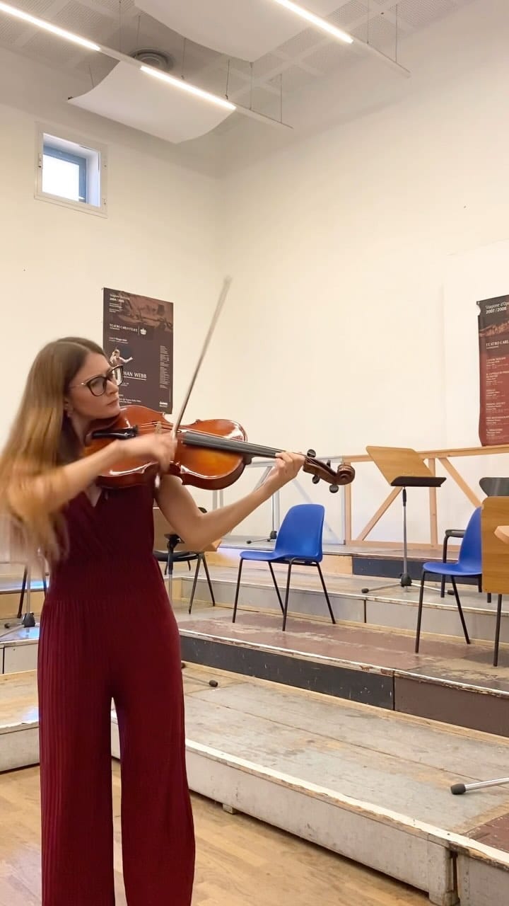 Post 9 by Eleonora De Poi on Instagram (video)