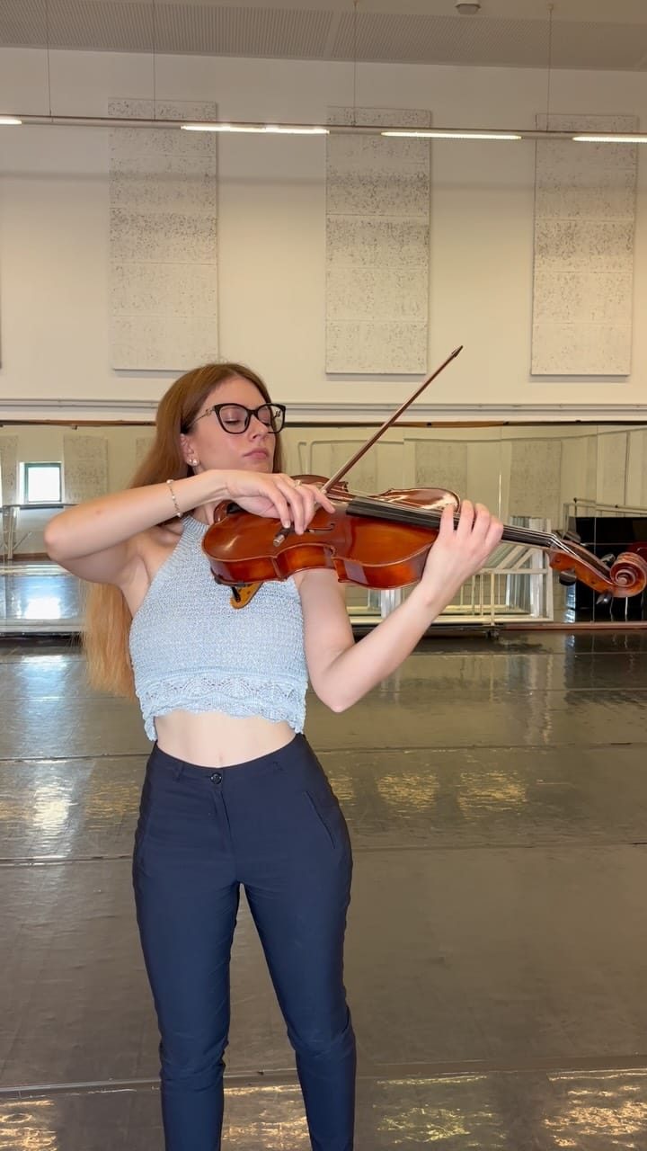 Post 1 by Eleonora De Poi on Instagram (video)