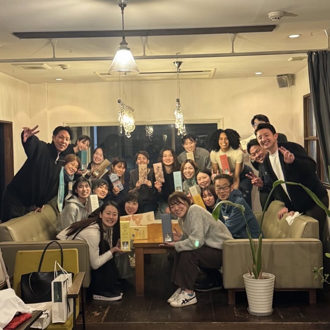 Post 5 by 山城 桃花：YAMASHIRO MOMOKA on Instagram (carousel)