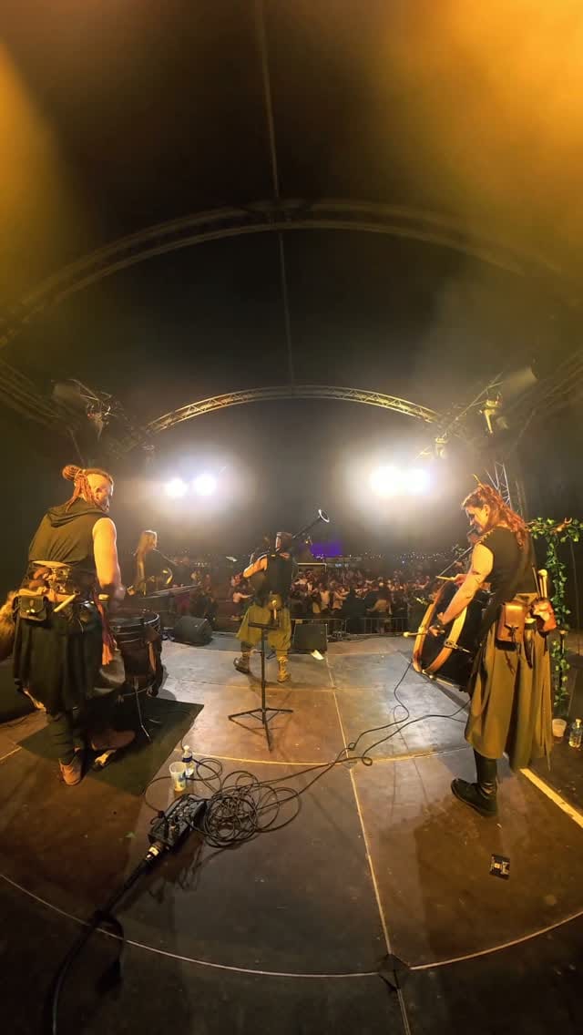 Post 2 by Daridel on Instagram (video)