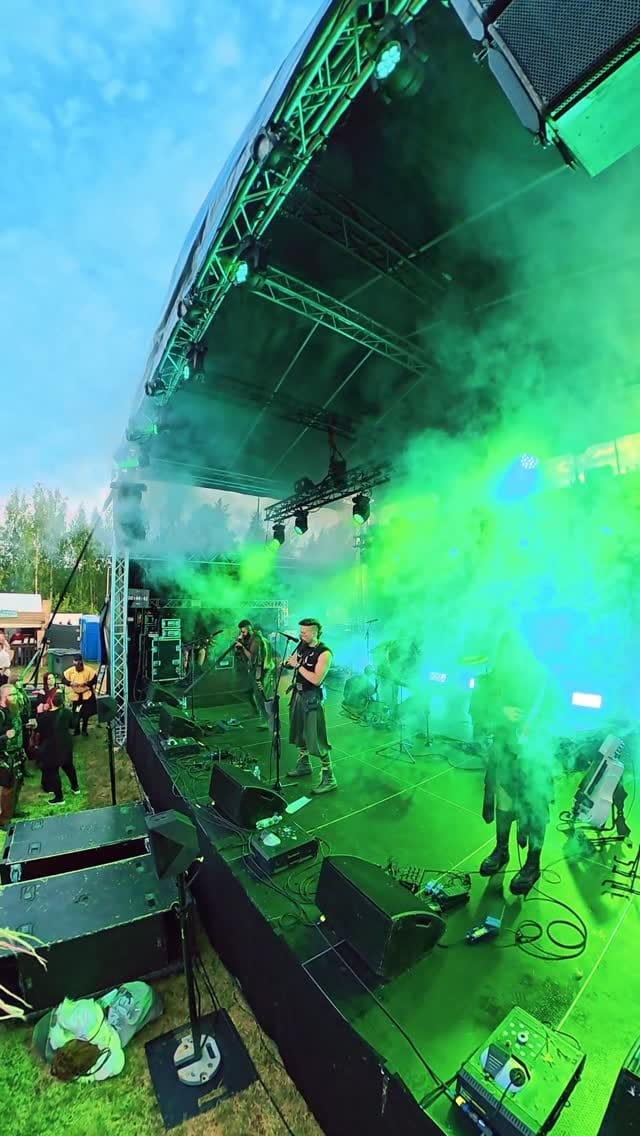 Post 7 by Daridel on Instagram (video)