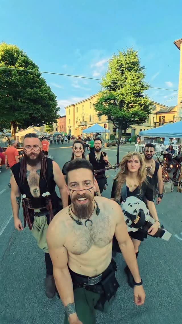 Post 6 by Daridel on Instagram (video)