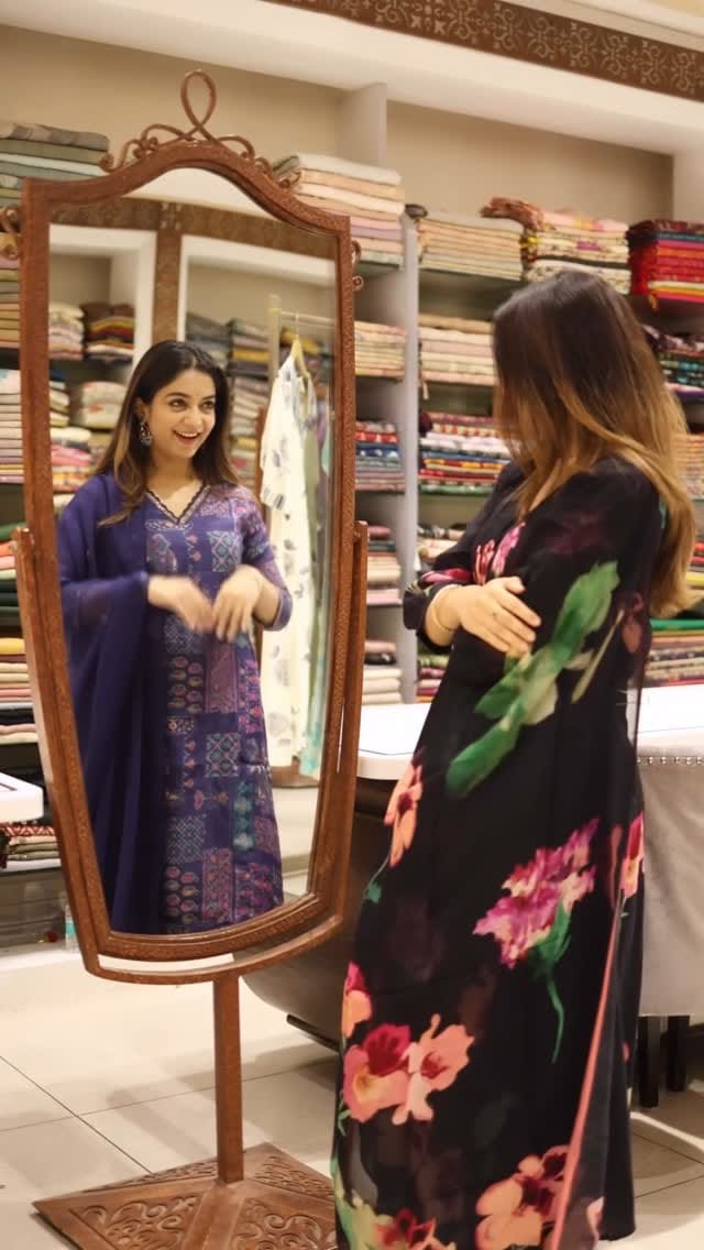 Post 8 by Rang Roop on Instagram (video)
