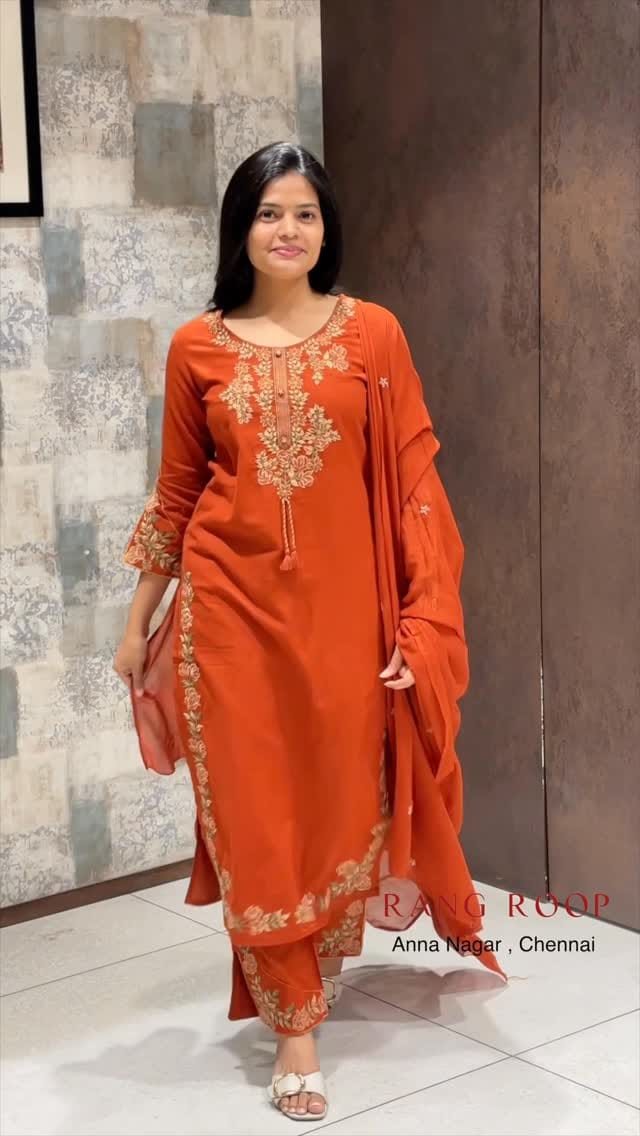 Post 2 by Rang Roop on Instagram (video)