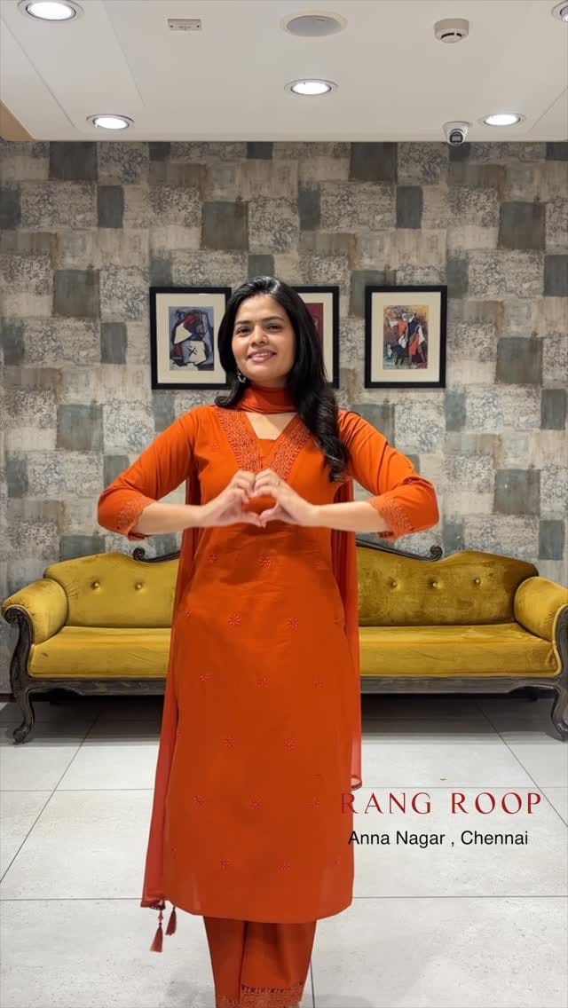 Post 6 by Rang Roop on Instagram (video)
