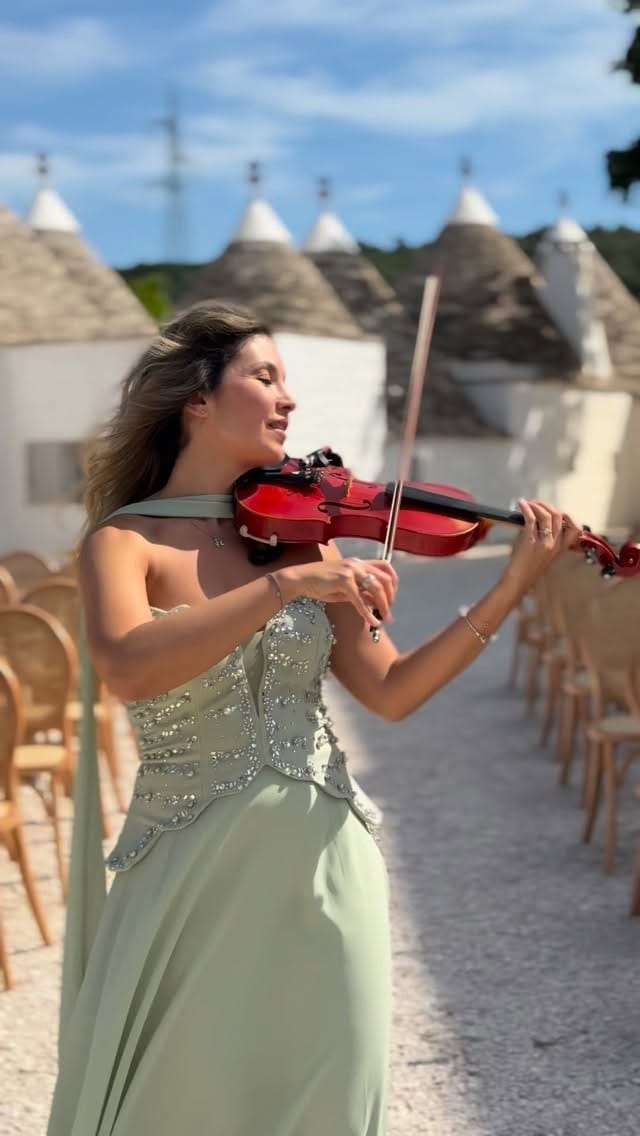 Post 3 by Laura Calcagno Wedding Violinist Italy Puglia on Instagram (video)
