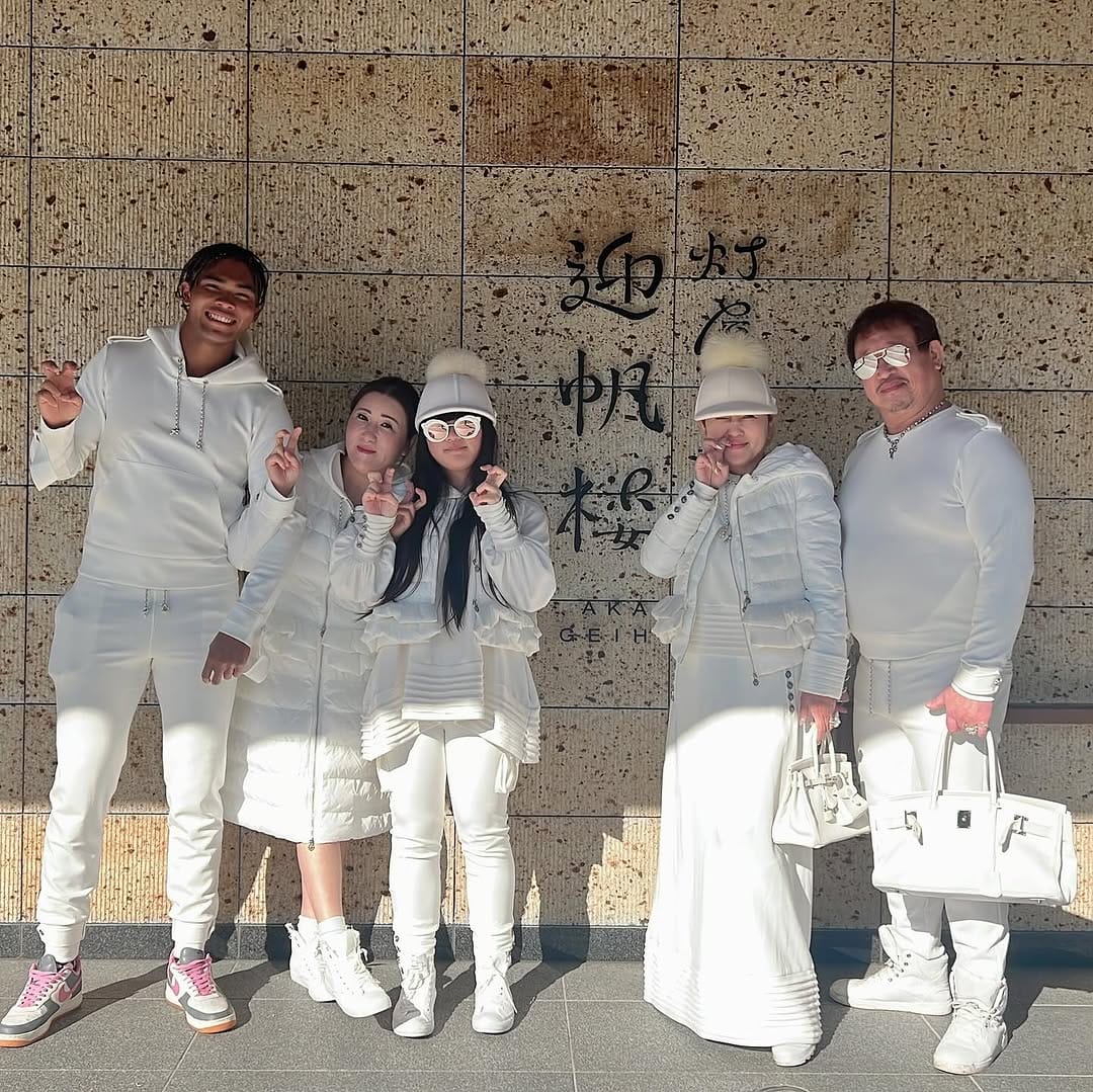 Post 8 by yang yourin 梁本容子 on Instagram (carousel)