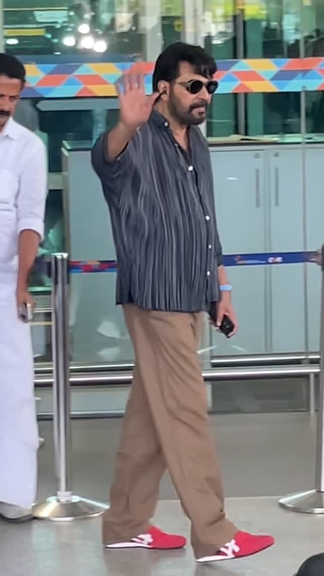 Post 2 by SUEE STORE on Instagram (video)