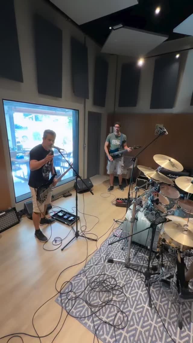 Post 3 by Síndrome K on Instagram (video)