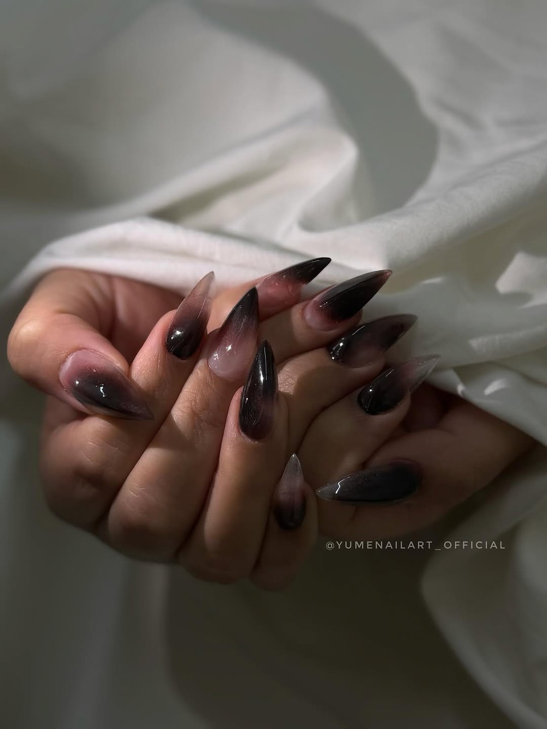 Post 7 by 𝐋𝐮𝐱𝐮𝐫𝐲 𝐀𝐬𝐢𝐚𝐧 𝐍𝐚𝐢𝐥𝐬夢 on Instagram (carousel)