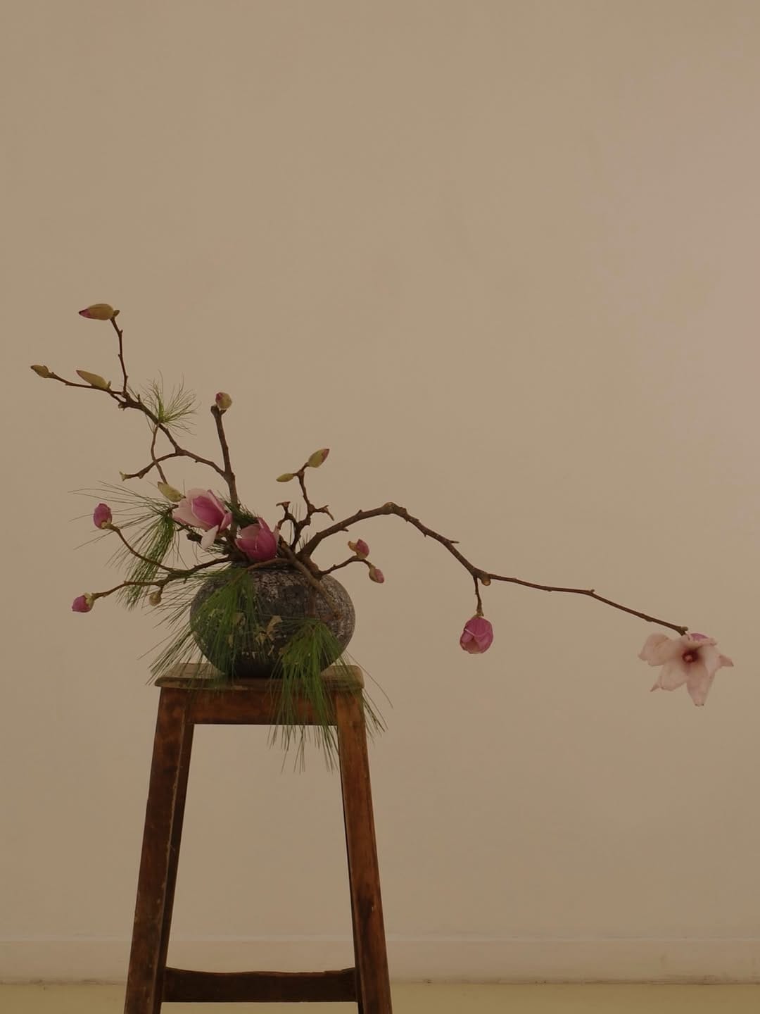 Post 8 by Yui YANAGI - Ikebana Artist on Instagram (carousel)