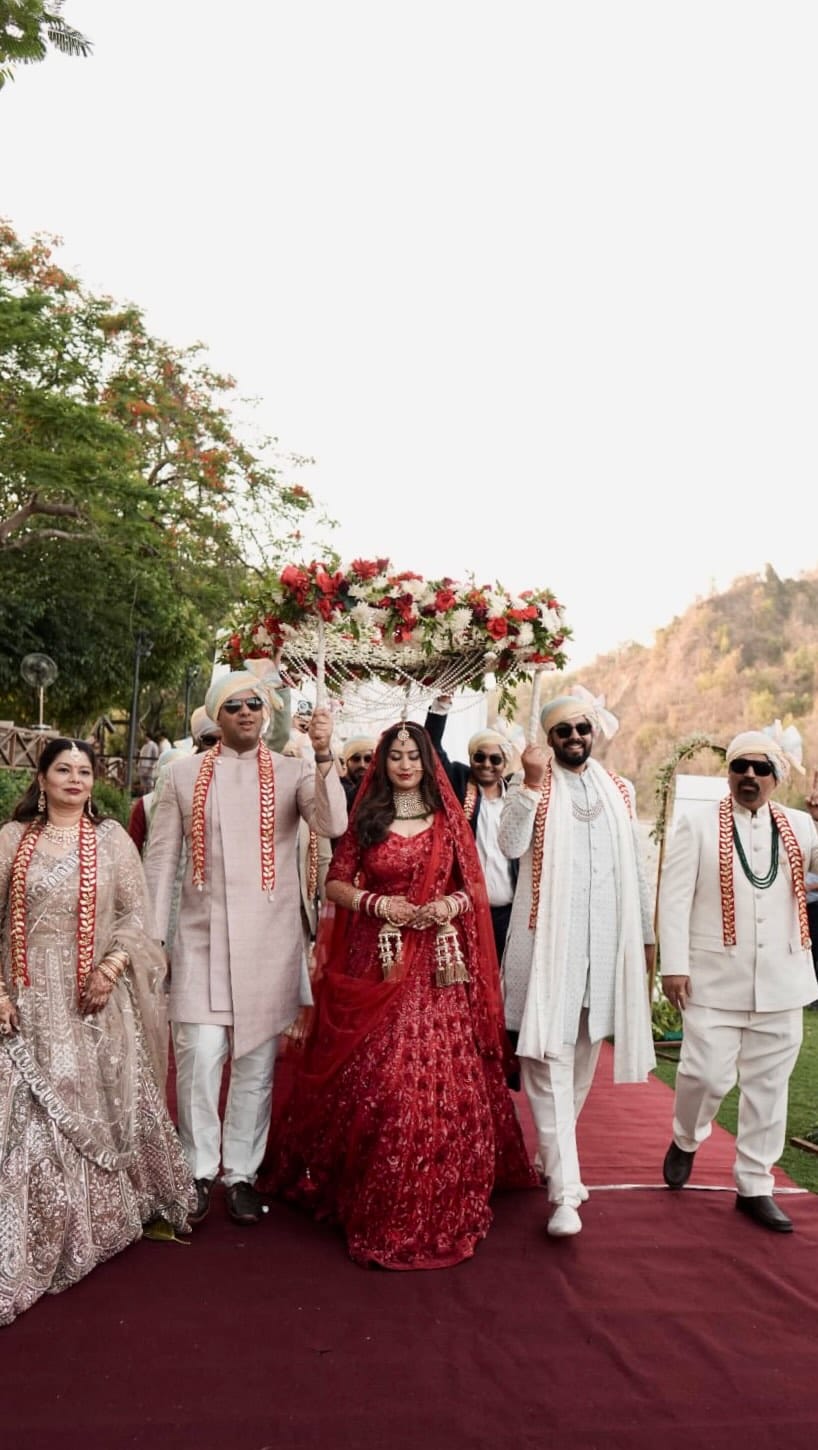Post 5 by Deep bhatt Photography on Instagram (video)