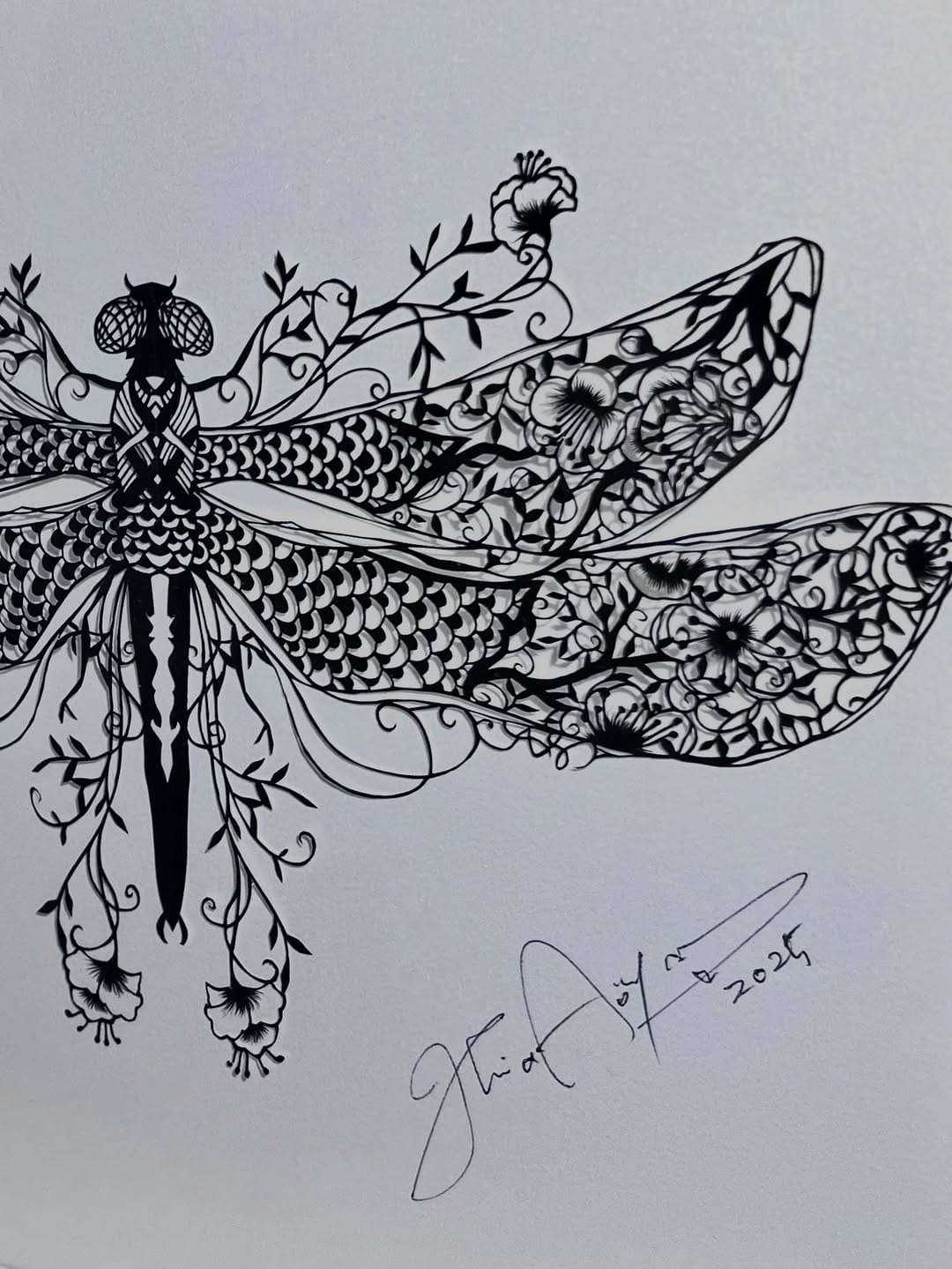 Post 4 by レース切り絵画家　蒼山日菜　HinaAoyama on Instagram (carousel)
