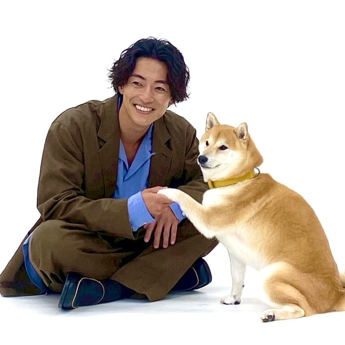 Post 6 by 大東駿介 on Instagram (carousel)