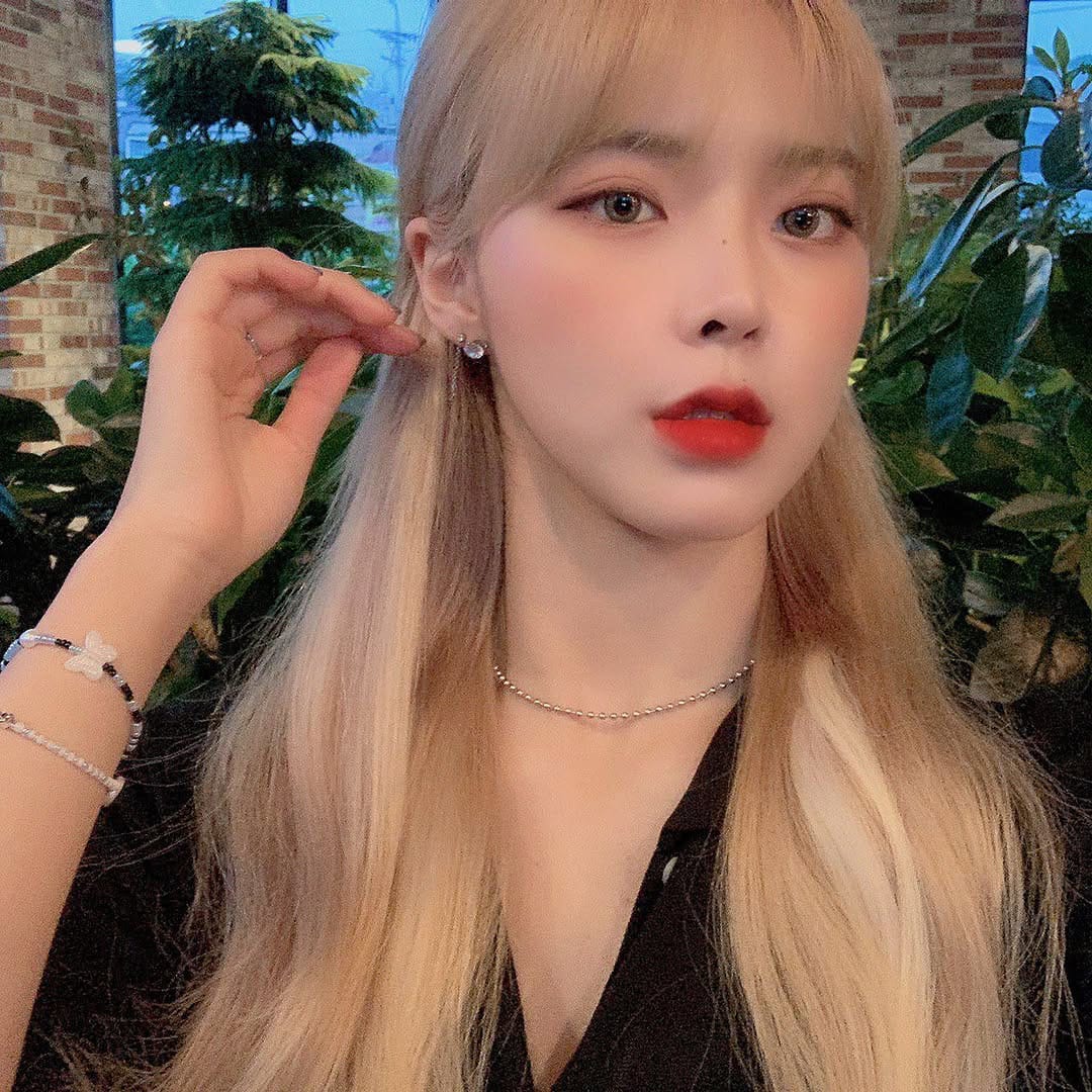 Post 7 by ANS (에이엔에스) on Instagram (carousel)