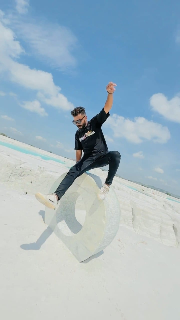 Post 8 by Vikram Singh Rawat | LB BOSS 💀 on Instagram (video)