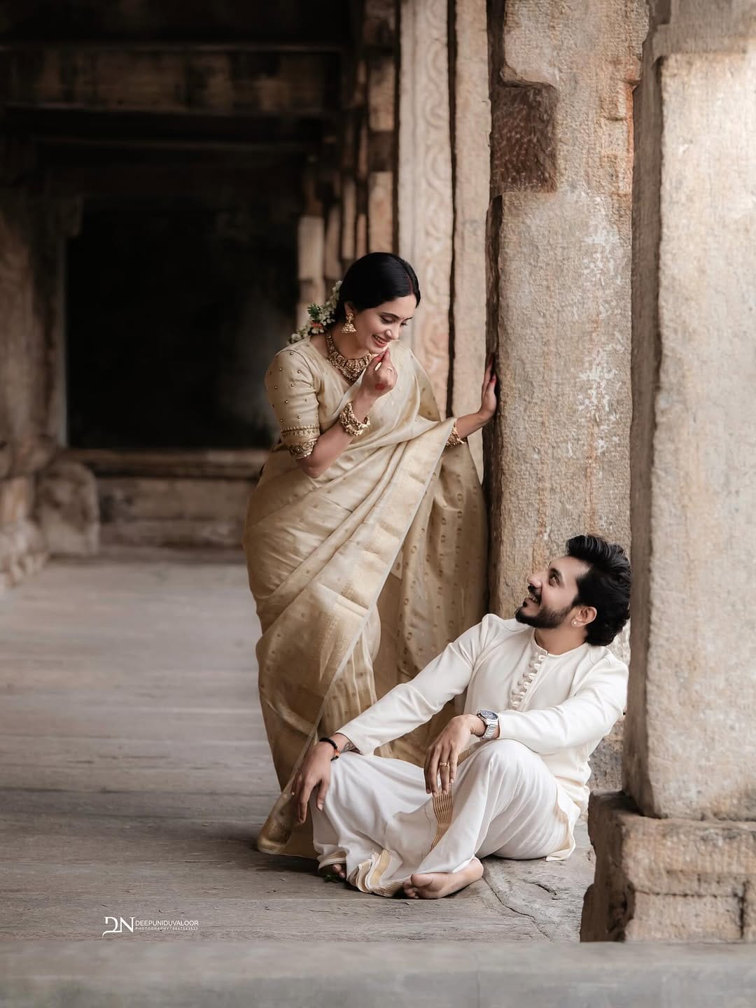 Post 10 by DEEPU NIDUVALOOR Wedding Photographer Kannur on Instagram (carousel)