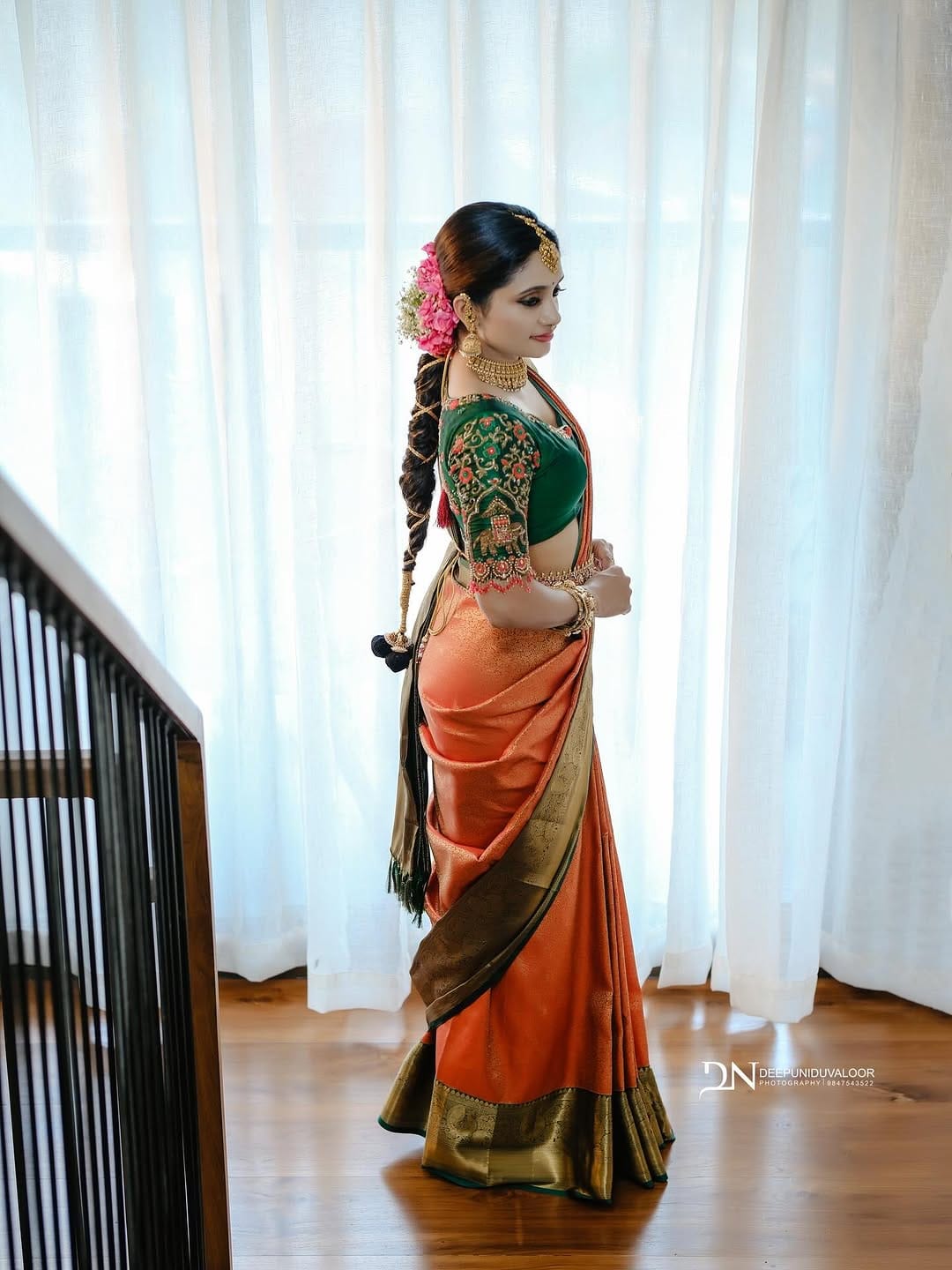 Post 6 by DEEPU NIDUVALOOR Wedding Photographer Kannur on Instagram (carousel)