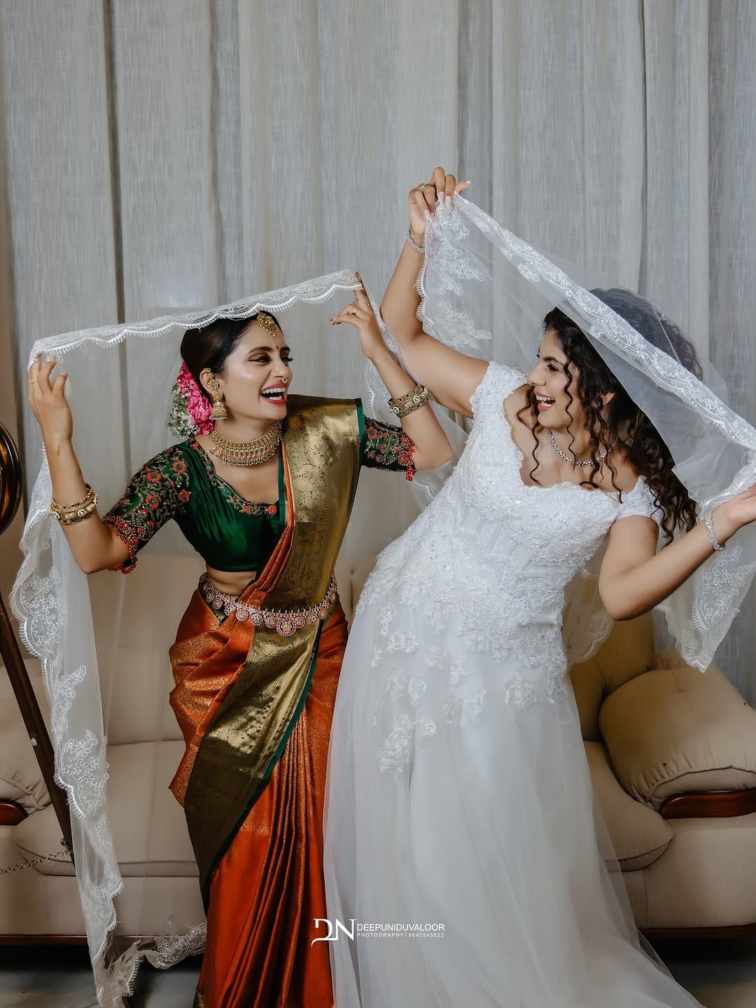 Post 2 by DEEPU NIDUVALOOR Wedding Photographer Kannur on Instagram (carousel)